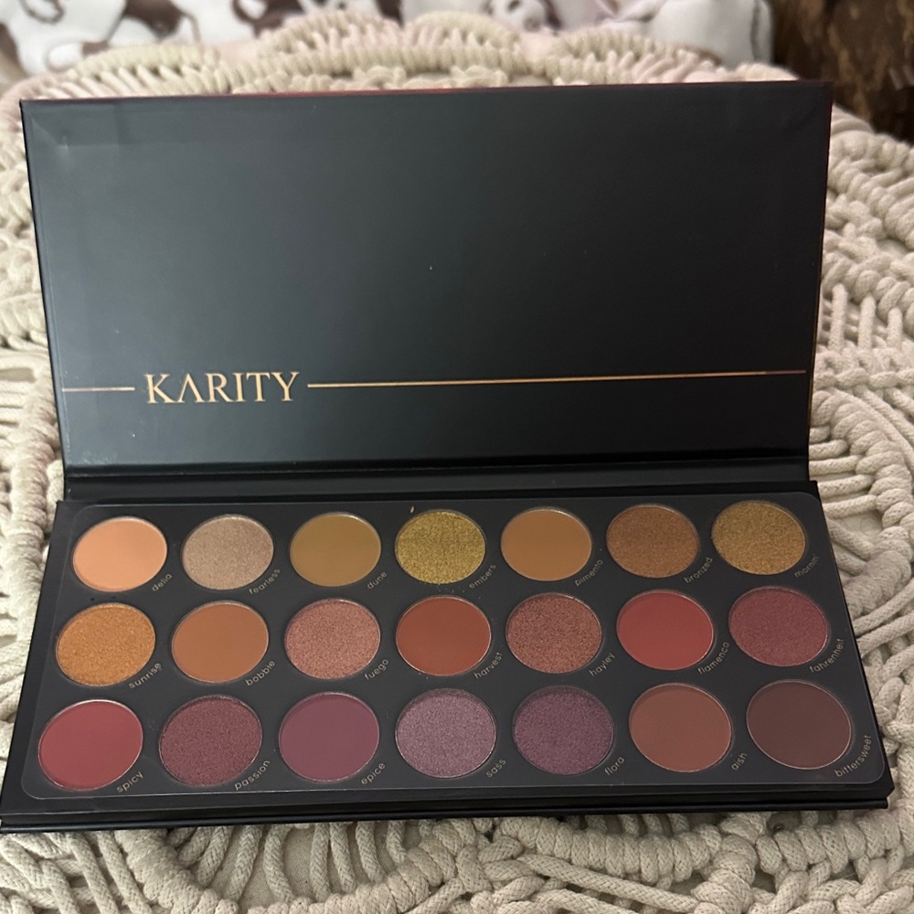 Karity Picante Eyeshadow Palette - Warm Tones